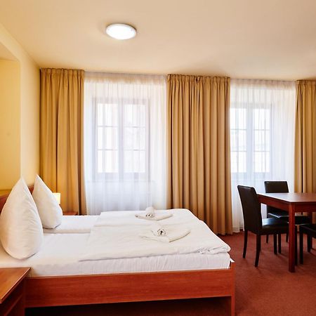 וימפרק Hotel Zlata Hvezda מראה חיצוני תמונה