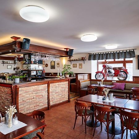 וימפרק Hotel Zlata Hvezda מראה חיצוני תמונה