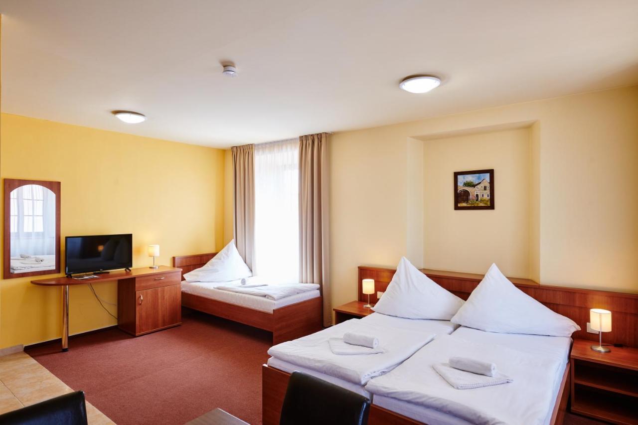 וימפרק Hotel Zlata Hvezda מראה חיצוני תמונה